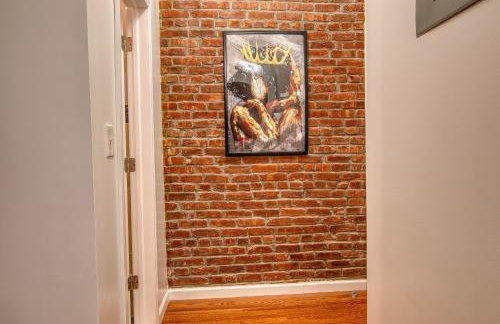 Bushwick Gem with Spacious King Bed, 2 Baths with Modern Kitchen & Steps to train - Foto 18