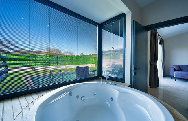 1 Bedroom Private Honeymoon Villa - Photo 5