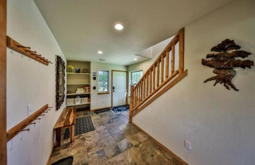 Mountain Bliss 3 BR Retreat With Views and Hot Tub - Foto 17