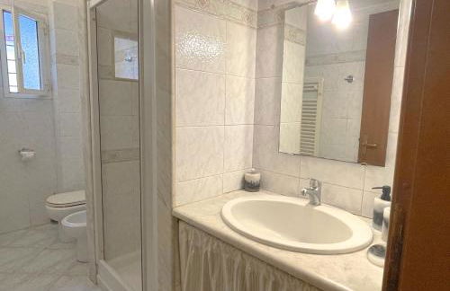 MARIA TERESA Apartment II - Refined Living with Excellent City Links - Via Alessandria - QUARTIERE TRIESTE - Foto 8