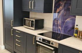 Cosy wee cottage -modern, open plan, parking, EV - Foto 16