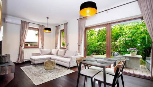 InPoint 2-bedrooms Apartment with private garden and free parking - Foto 1, Garden, Garden view