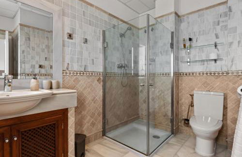 Infinity pool mansion by Costarentals - Ref 85 - Photo 56