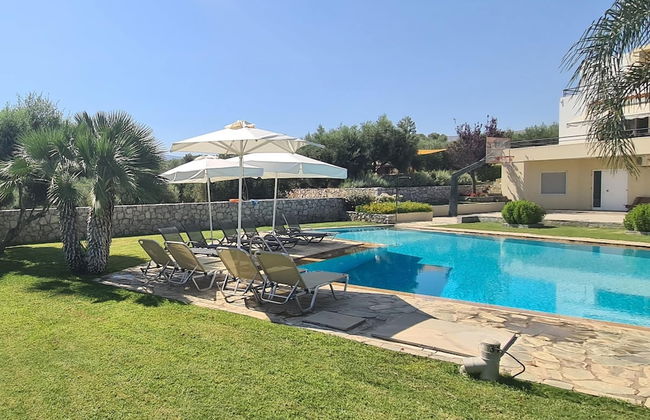 Villa With Private Pool, BBQ Area - Photo 28