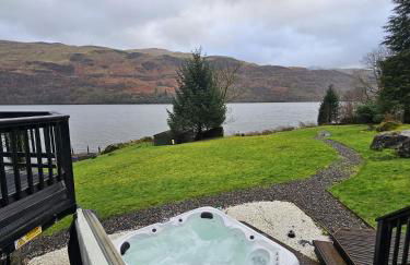 WATERSIDE 3 BED COTTAGE, HOT TUB, SAUNA, PVT BEACH - Foto 20