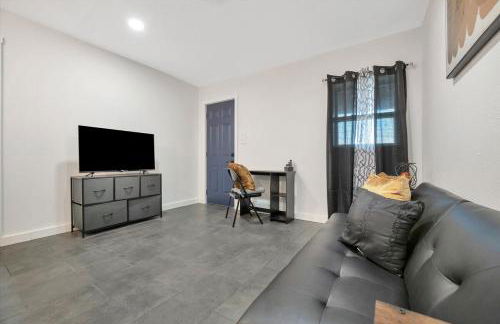 Walk to Stadium, 2 Parking spots, Dog Park, BBQ - Foto 25