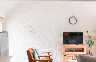 Snug Cotswolds Farm Cottage - The Henloft - Foto 26
