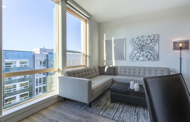 Domicile Suites at Cove - Photo 64