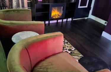 Moody Upscale Downtown Saugatuck Getaway - Foto 7