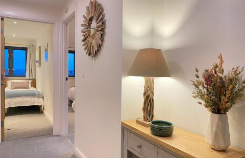 Amazing 2-bedroom apartment with lovely sea views - Foto 16