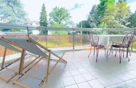 Voiron centre, grande terrasse, parking, calme - Foto 1