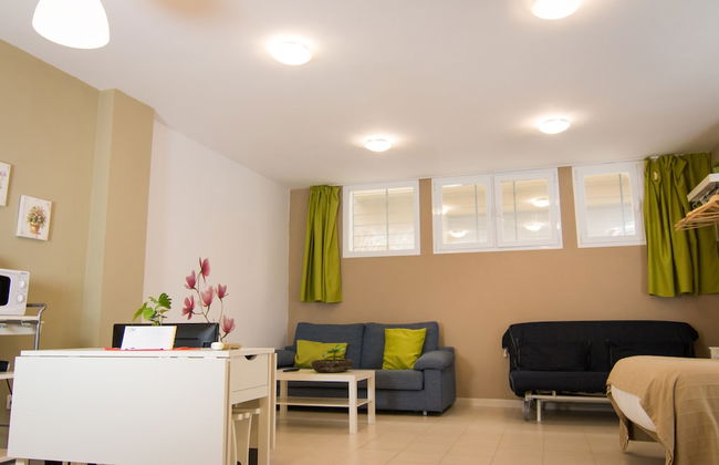 Holidays2Malaga Juan de Mena Apartments - Photo 10