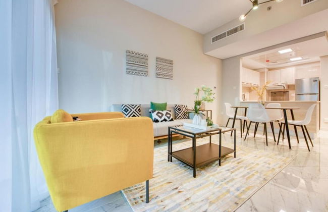 Elite LUX Holiday Homes - Stylish 1 BR Pool World Class Gym in Dubai South - Photo 4