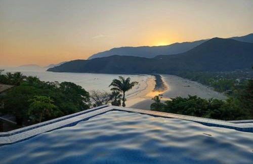Refúgio dos sonhos - piscina de borda infinita e hidromassagem com vista - Foto 67