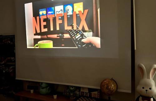 LUJO Proyector, Maquina Arcade, Wifi y patinetes - Foto 13