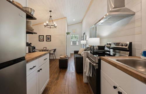 Hidden Gem Cabin in Hungry Horse, Firepit, Close to Glacier - Photo 5