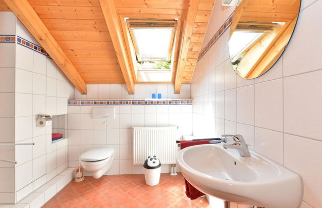 Ferienhaus aus Holz in der Nahe des Skigebiets - Photo 12