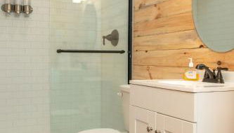Cute Cabin Rental in Waco, for Wonderful Family Glamping in Texas - Foto 2, Shower