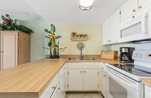 Ocean Front Condo with Amazing Views! Sunglow Resort 402 by Brightwild - Foto 11