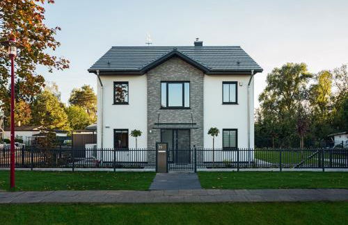 BohnApartments Luxury Villa Berlin - 210qm - Wintergarten - Kamin - 4 kostenlose Parkplätze - 6 Schlafzimmer - Neubau - Luxusausstattung - Foto 46