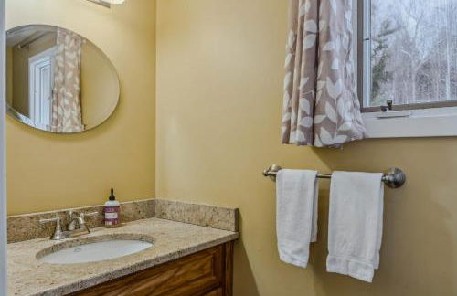 Steps to Ski Trail Fireplace - Kingswood 1B - Foto 13