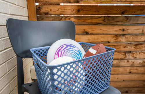 3BD plus 1BD Tiny Home - Outdoor Movie & Yard Fun - Foto 46