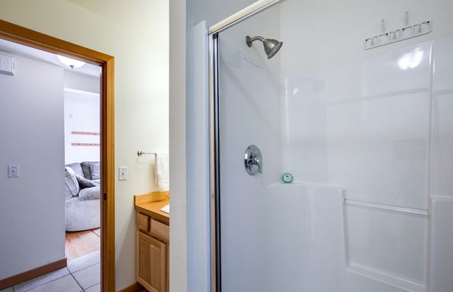 70MBR- Hot Tub - BBQ - Wi-Fi - Pets Ok - Sleeps 8 - Foto 16