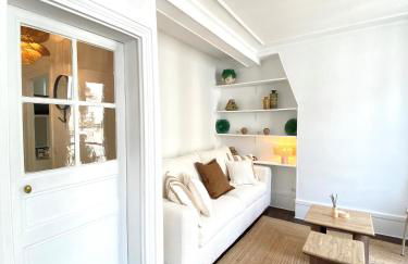 Elegant Montmartre Apartment Overlooking Paris Rooftops - Foto 2