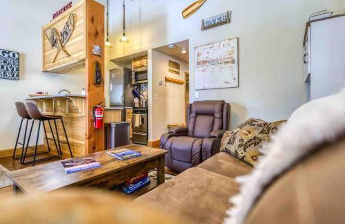 TahoeCozy with Pool Hot Tub and Near Northstar - Foto 10