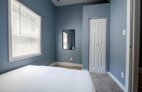 Affordable, Quaint Retreat! 5 Mins to Downtown - Photo 9