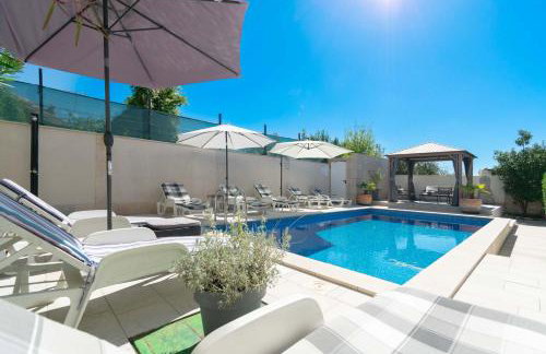 Villa Martin - Countryside Retreat with Pool & Pavilion - Foto 10