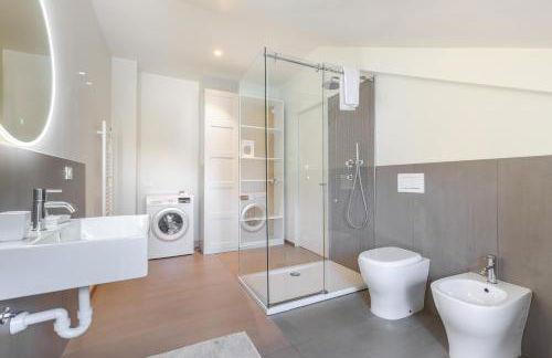 Hostdomus - Lagrange Luxury Apartment - Photo 9