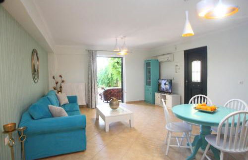 Pirofani Villa Apartments - Photo 18