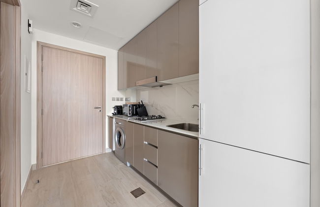 WelHome - Your Dubai Getaway: Cozy Studio at Azizi Rivera 4 - Photo 10