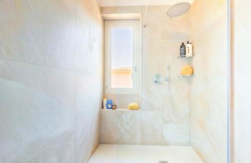 LAKESIDE SERENITY ESCAPE - Lakefront, Air Conditioning, Private Parking - Foto 14