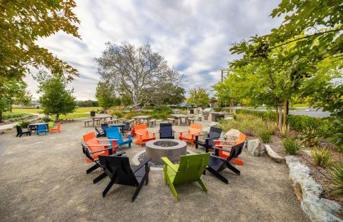 Marbella Lane - Stylish Dream Home in RMV w Pool - Foto 57