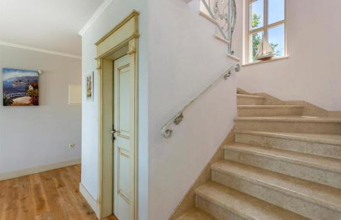 Stunning Home In Malinska With Wifi - Photo 27