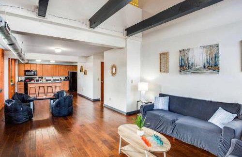 Centric Modern Loft w/ King Beds & Smart GameTable - Foto 17