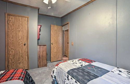 Cozy Hale Home Between Long and Loon Lakes! - Foto 13