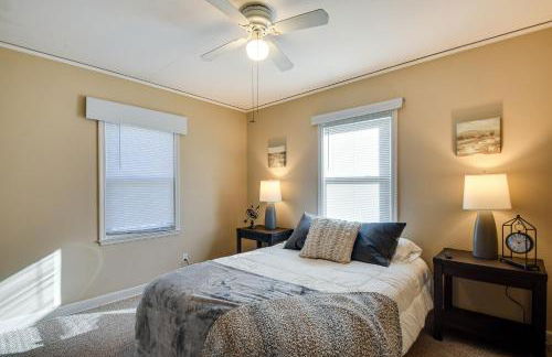 Quaint Cedar Rapids Home, 4 Mi to Downtown! - Photo 11