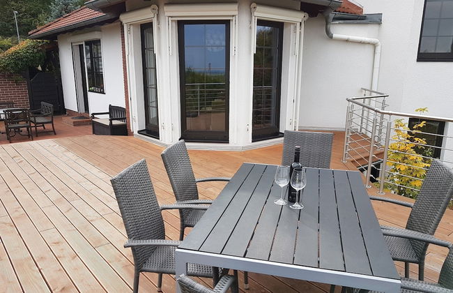 Group Hideaway With Pool - Photo 9