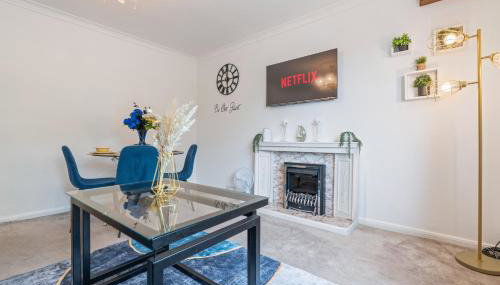 OPK STAYS - Stylish 2 bed Coventry train Station Apt, City Centre, Sleeps 4, FREE Parking, Free Netflix - Foto 4