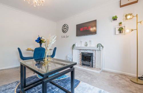 OPK STAYS - Stylish 2 bed Coventry train Station Apt, City Centre, Sleeps 4, FREE Parking, Free Netflix - Foto 4