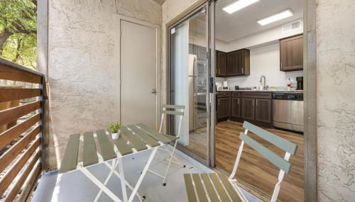 Emerald Loft - Pool, Gym & Free Parking! - Foto 4