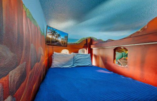 Happiest Home on Earth - Custom Pirate & Nature Bunks 8 King Suites Theater & Pool - Foto 77