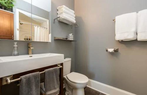 Downtown Historic Luxury Gem with Private Parking - Foto 8