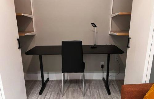 Luxurious Westchester Home Near Miami Clinics - Photo 18