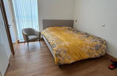 Exquisite Riverside Living in a Stunning Flat - Foto 3