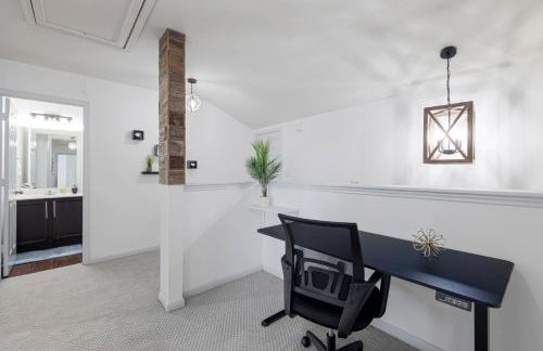 Hot Tub Foosball Fenced Yard Parking - Foto 47