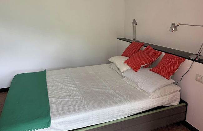 1 Bed Cottage Sleeps 4 Private Garden - Pool - Photo 2